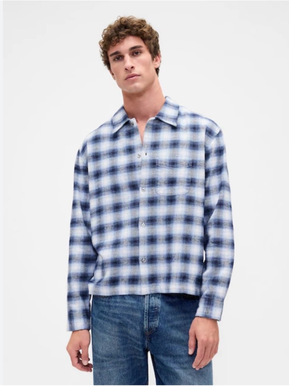 Gap Untucked Men’s Button Down Blue Plaid Shirt